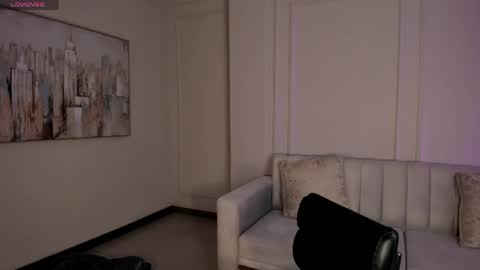 Snapshot of valeriaroldanx chatting on 28, 4, 2026 Valeria online show from 28, 4, 2026