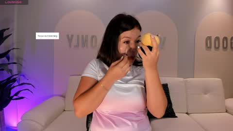 Snapshot of valeriaroldanx chatting on 13, 5, 2026 Valeria online show from 13, 5, 2026