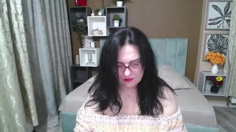 valeriasmiths online show from 8, 6, 2026