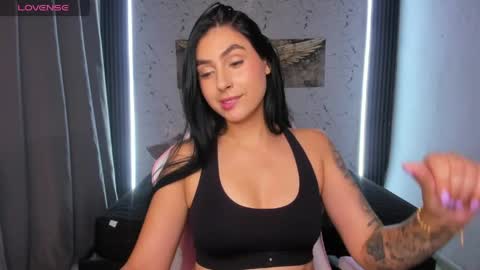 Snapshot of valerie_corthez chatting on 5, 5, 2026 VALERIE online show from 5, 5, 2026