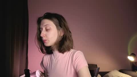 Snapshot of valerie_mooon chatting on 19, 4, 2026 Kristi moony online show from 19, 4, 2026