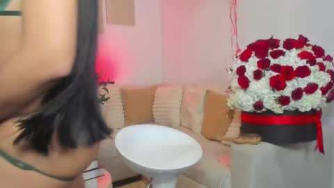 Snapshot of valerietnt chatting on 4, 3, 2025 valerie online show from 4, 3, 2025