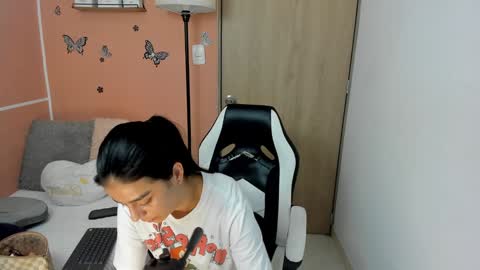 Snapshot of valerihouse chatting on 16, 12, 2024 Juli C online show from 16, 12, 2024