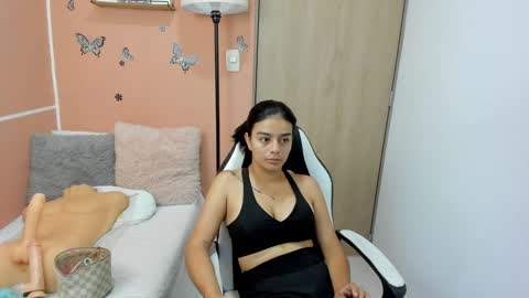 Snapshot of valerihouse chatting on 13, 1, 2025 Juli C online show from 13, 1, 2025