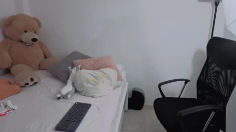 Snapshot of valerihouse chatting on 17, 9, 2025 Juli C online show from 17, 9, 2025