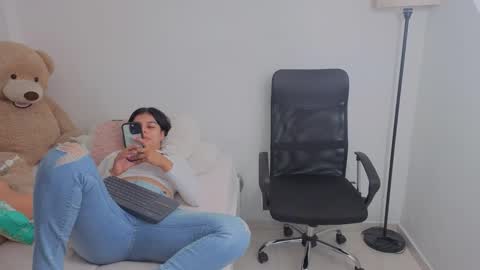 Snapshot of valerihouse chatting on 16, 10, 2025 Juli C online show from 16, 10, 2025
