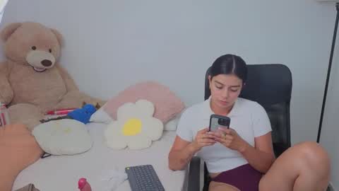 Snapshot of valerihouse chatting on 18, 10, 2025 Juli C online show from 18, 10, 2025