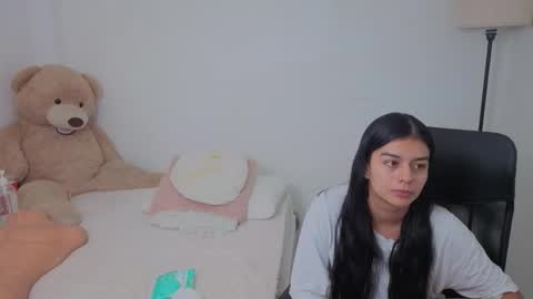 Snapshot of valerihouse chatting on 21, 10, 2025 Juli C online show from 21, 10, 2025