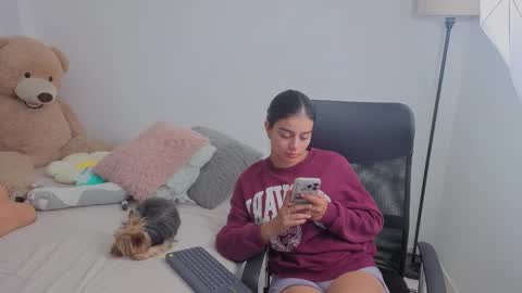 Snapshot of valerihouse chatting on 6, 11, 2025 Juli C online show from 6, 11, 2025