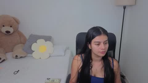 Snapshot of valerihouse chatting on 12, 11, 2025 Juli C online show from 12, 11, 2025