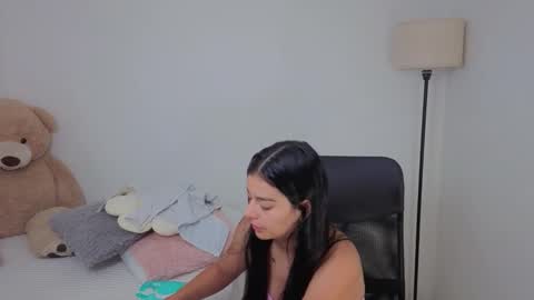 Snapshot of valerihouse chatting on 13, 11, 2025 Juli C online show from 13, 11, 2025