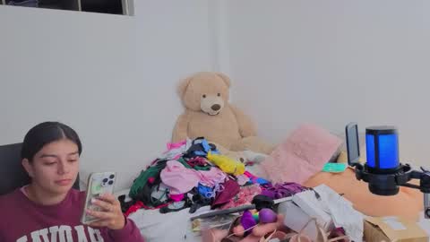 Snapshot of valerihouse chatting on 26, 11, 2025 Juli C online show from 26, 11, 2025