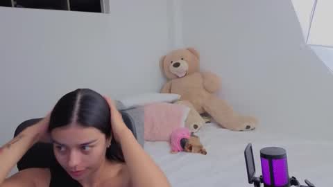 Snapshot of valerihouse chatting on 14, 12, 2025 Juli C online show from 14, 12, 2025