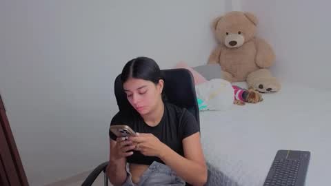 Snapshot of valerihouse chatting on 15, 1, 2026 Juli C online show from 15, 1, 2026