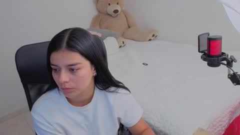 Snapshot of valerihouse chatting on 7, 2, 2026 Juli C online show from 7, 2, 2026