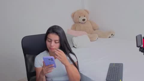 Snapshot of valerihouse chatting on 12, 2, 2026 Juli C online show from 12, 2, 2026