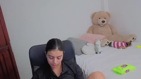 Snapshot of valerihouse chatting on 25, 2, 2026 Juli C online show from 25, 2, 2026