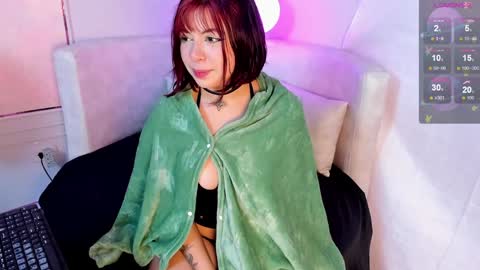 Valeria GomezGMT-5 2200-0600 online show from 4, 1, 2025