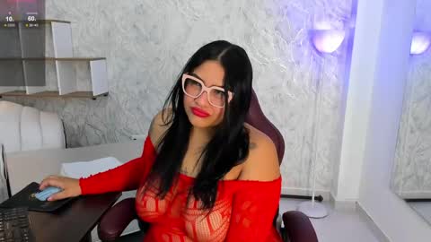 Valeria GomezGMT-5 2200-0600 online show from 2, 6, 2026