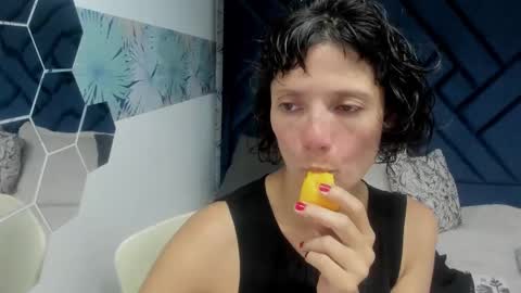 Snapshot of valery_more__ chatting on 4, 10, 2025 VALERY MORE online show from 4, 10, 2025