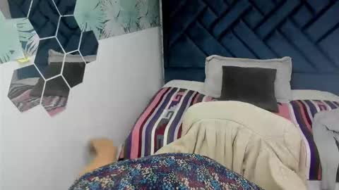 Snapshot of valery_more__ chatting on 4, 11, 2025 VALERY MORE online show from 4, 11, 2025