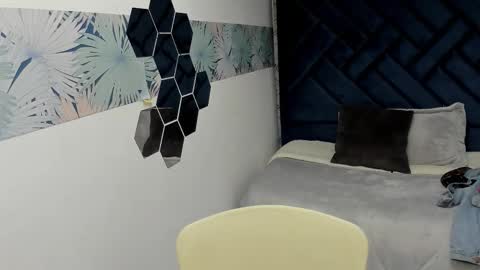 Snapshot of valery_more__ chatting on 19, 11, 2025 VALERY MORE online show from 19, 11, 2025