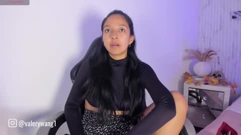 Snapshot of valery_wang chatting on 15, 10, 2025 Val online show from 15, 10, 2025