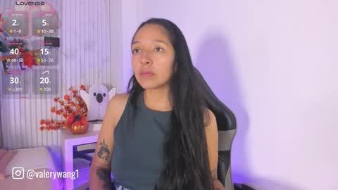 Snapshot of valery_wang chatting on 22, 10, 2025 Val online show from 22, 10, 2025