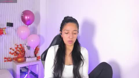 Snapshot of valery_wang chatting on 25, 10, 2025 Val online show from 25, 10, 2025