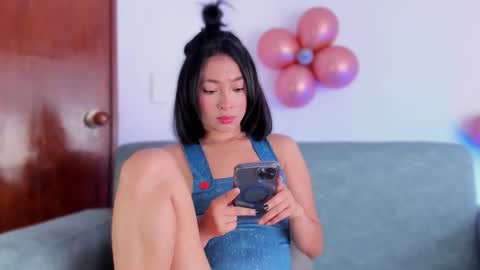 Snapshot of valerycolins chatting on 28, 11, 2025 call me Maria online show from 28, 11, 2025