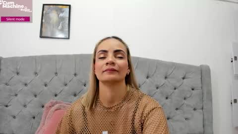Snapshot of valesskahall chatting on 6, 10, 2025 Valesskahall online show from 6, 10, 2025