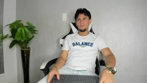 Valentino online show from 14, 4, 2026