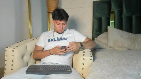 Valentino online show from 15, 4, 2026