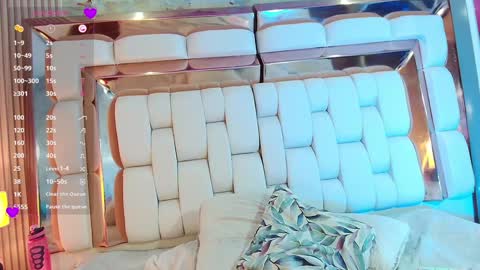 Valkiria moore  online show from 15, 1, 2025