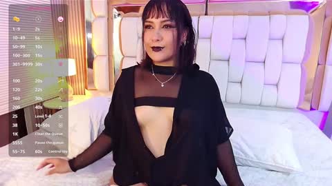 Valkiria moore  online show from 31, 1, 2025