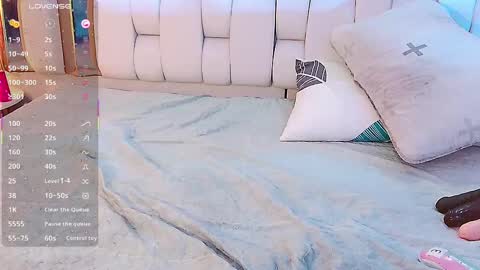 Valkiria moore  online show from 15, 2, 2025