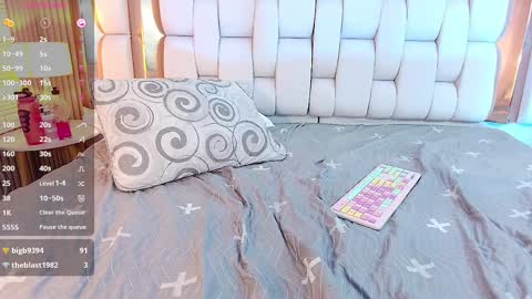 Valkiria moore  online show from 24, 2, 2025