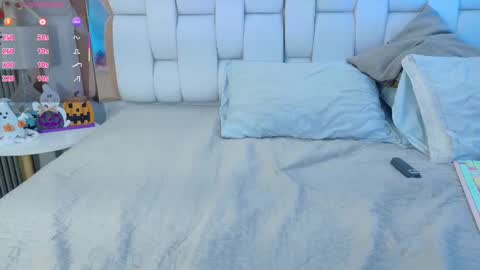 Valkiria moore  online show from 9, 10, 2025