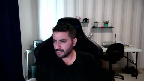 Snapshot of vallartamexi chatting on 20, 10, 2025 Roberto Carlos online show from 20, 10, 2025