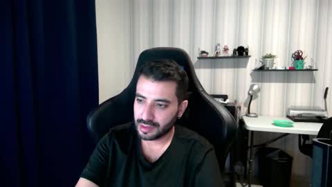 Snapshot of vallartamexi chatting on 23, 10, 2025 Roberto Carlos online show from 23, 10, 2025