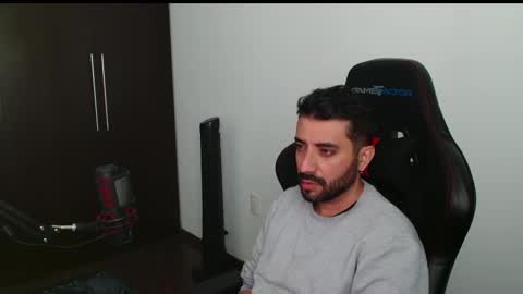 Snapshot of vallartamexi chatting on 13, 12, 2025 Roberto Carlos online show from 13, 12, 2025