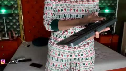 Valerie Val V online show from 15, 12, 2025