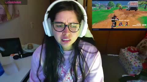 Im Violet online show from 15, 12, 2024