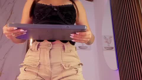 Snapshot of valloletsamar chatting on 17, 9, 2025 Vallolet Peach  online show from 17, 9, 2025