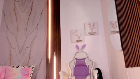 Snapshot of valloletsamar chatting on 25, 11, 2025 Vallolet Peach online show from 25, 11, 2025