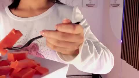 Vallolet Peach  online show from 11, 2, 2026