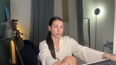 Little Devil online show from 6, 2, 2025