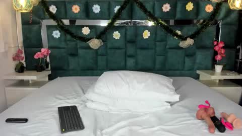 valtira nova online show from 15, 12, 2025