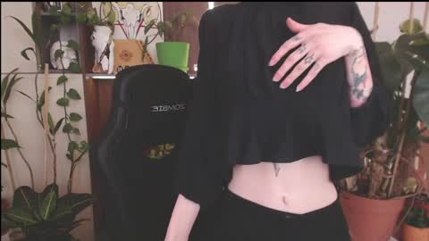 Mollyy Valentine online show from 31, 3, 2026