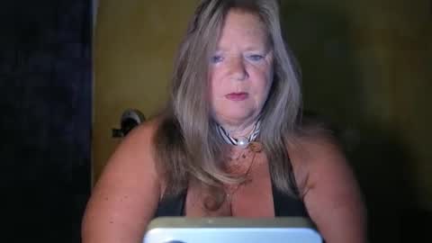 Snapshot of vampwoman chatting on 8, 5, 2026 vampwoman online show from 8, 5, 2026